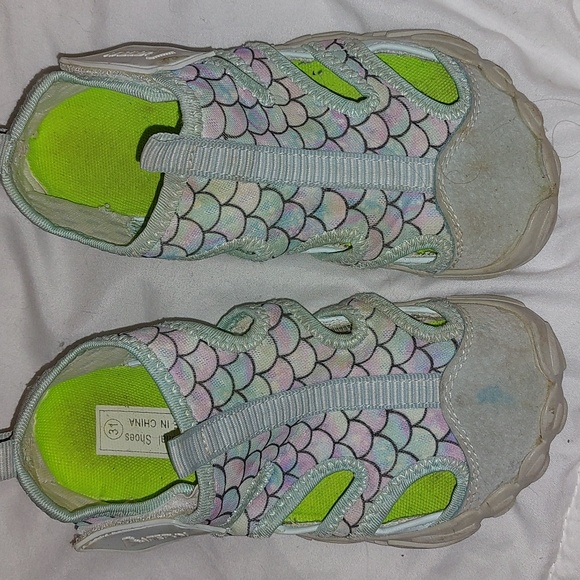 Water shoes size 13 - Picture 1 of 1